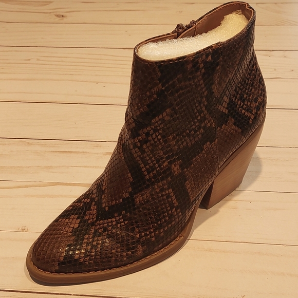 Snakeskin Ankle Boot - Picture 3 of 8